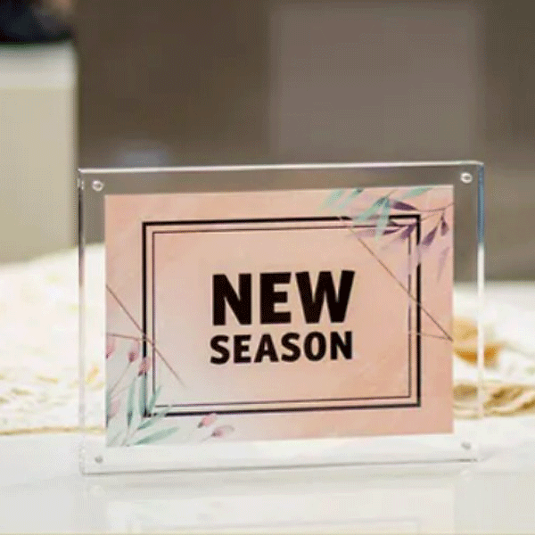 DeLux Magnetic akrylskilt A6 med New Season tryk