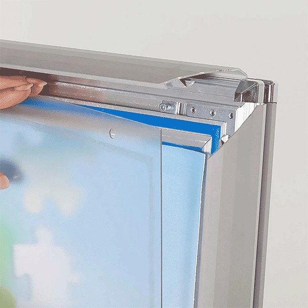 PET front til Wind-Line gadeskilt 73x103 cm detalje-02
